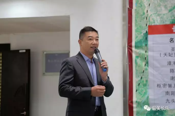 陳禮忠、陳祥松先生向區(qū)博物館捐贈(zèng)藝術(shù)作品