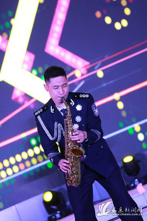 濱海新城舉辦“文明相伴 幸福同行”警民文明共建迎新演出活動(dòng)