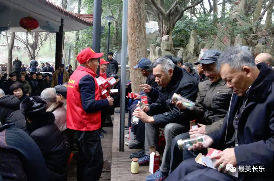 長樂塔山講壇“換顏”后重新開講，人氣爆棚！