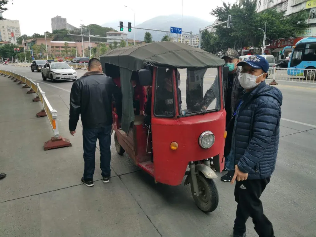 我區(qū)多部門聯(lián)合開展疫期交通綜合整治