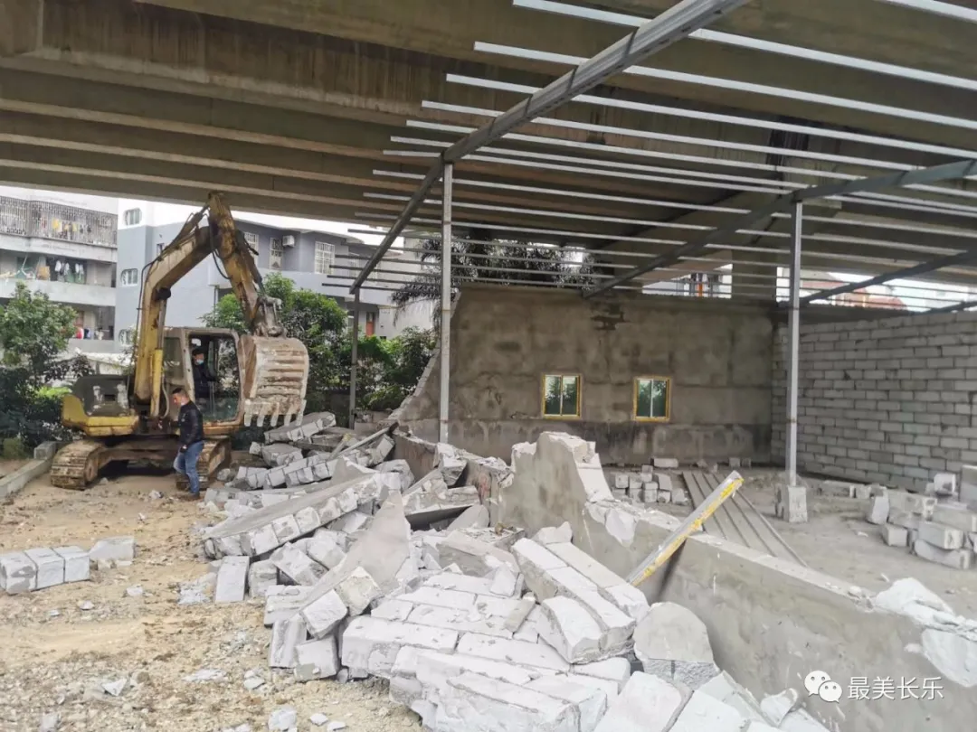 我區(qū)高速公路沿線整治工作初見成效，開啟“美顏”模式！