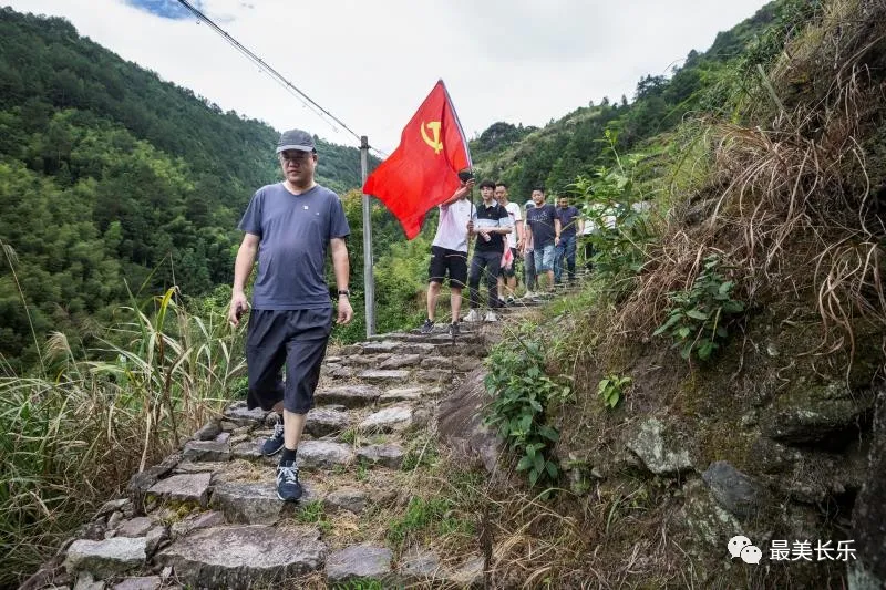 慶“七一”，他們這樣重溫共產(chǎn)黨人的初心與使命……