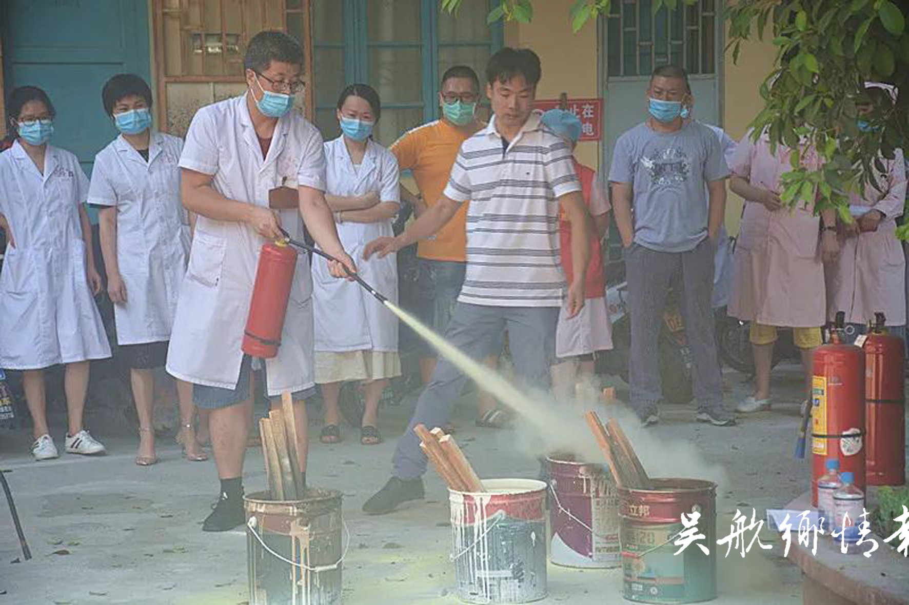 區(qū)中醫(yī)院組織開(kāi)展消防滅火演練