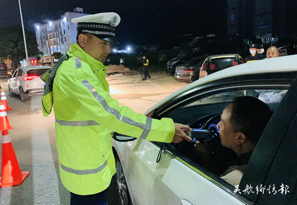 區(qū)交警大隊(duì)開展酒駕醉駕專項(xiàng)整治行動(dòng)
