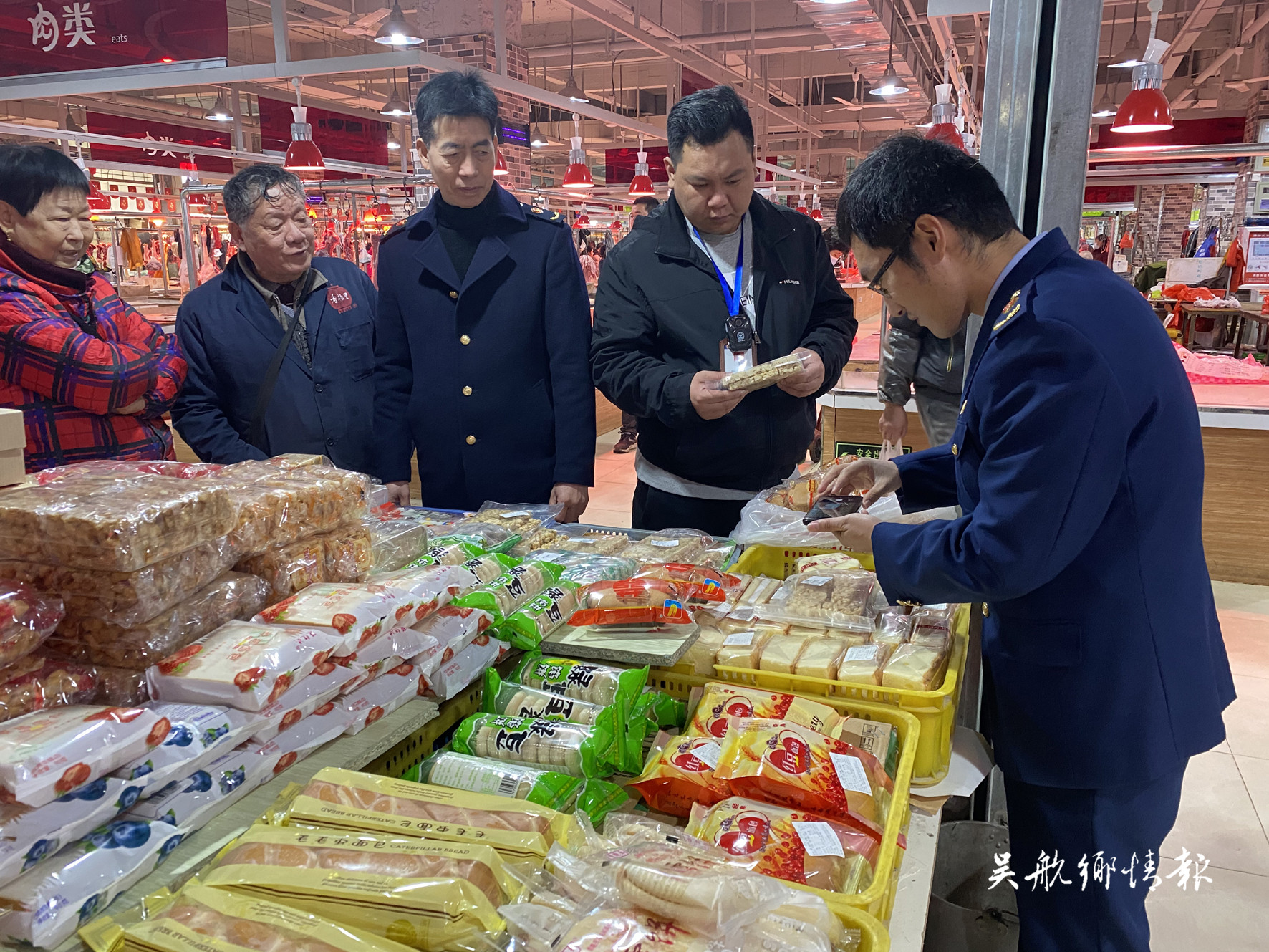 區(qū)食安辦、市場監(jiān)管局開展食品安全檢查