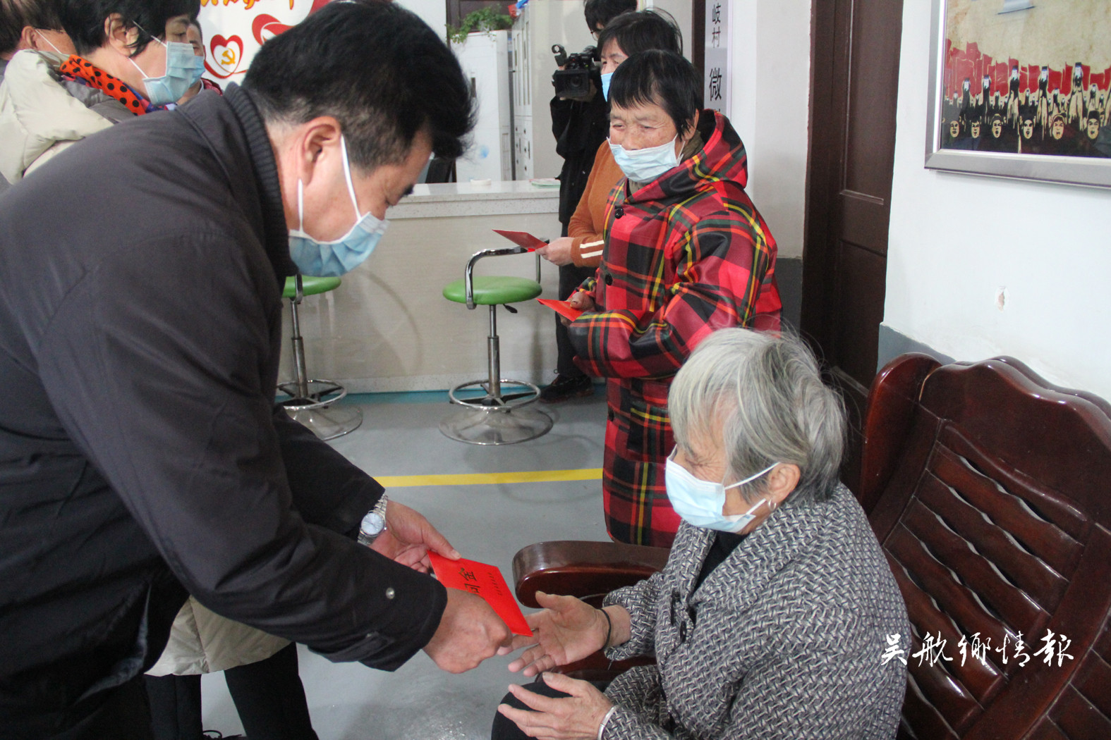 【網(wǎng)絡(luò)中國(guó)節(jié)·春節(jié)】區(qū)慈善總會(huì)開(kāi)展2021年元旦、春節(jié)“情暖長(zhǎng)樂(lè)”慰問(wèn)活動(dòng)