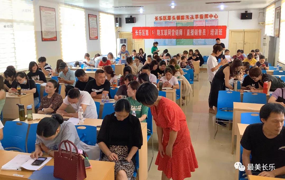 首批10000張！我區(qū)人社部門發(fā)放職業(yè)技能培訓券，最高面值1000元