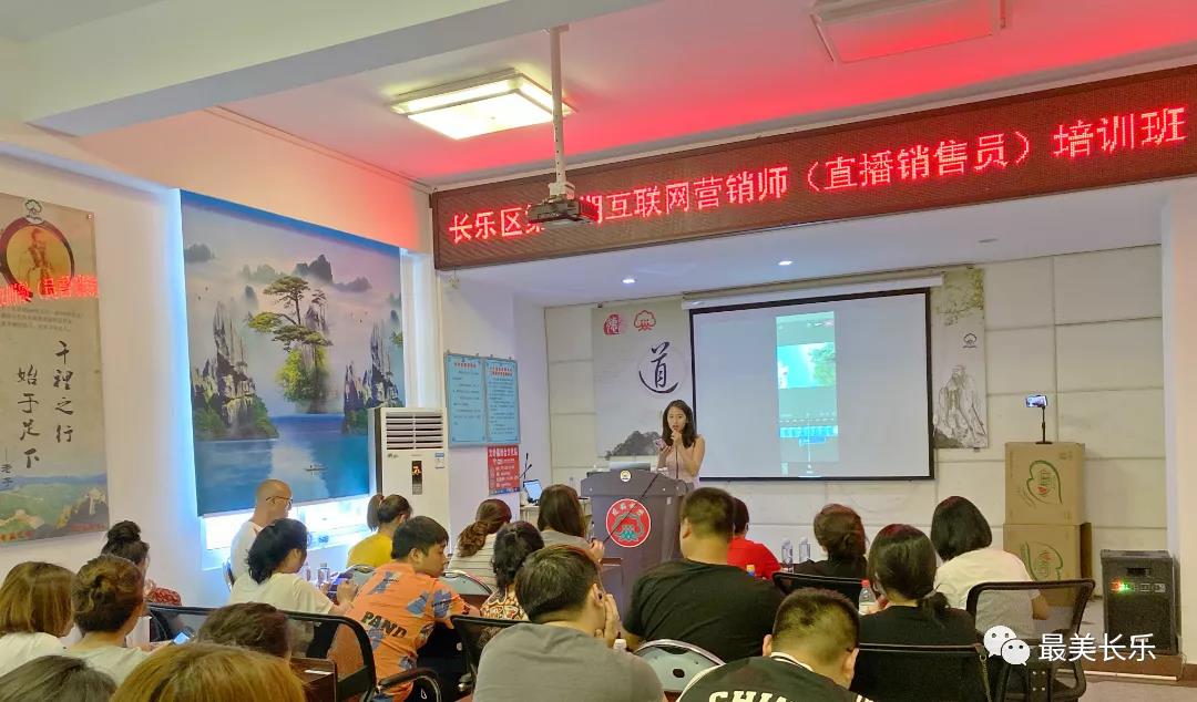 首批10000張！我區(qū)人社部門發(fā)放職業(yè)技能培訓券，最高面值1000元