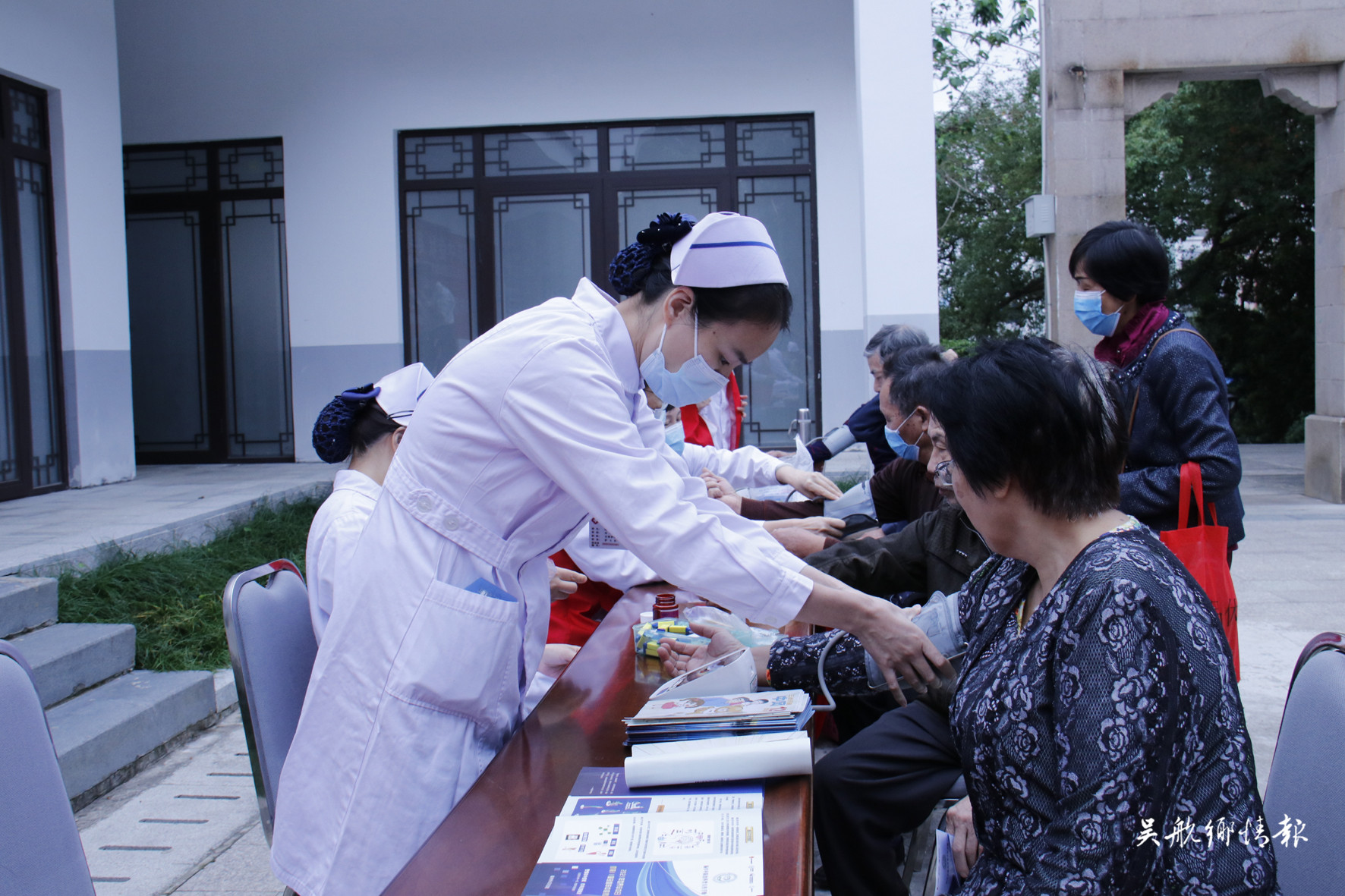 區(qū)醫(yī)院開展第16個“世界卒中日”義診活動