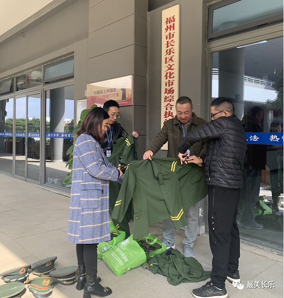 軍地聯(lián)合“亮劍” 打擊非法制售軍服行為