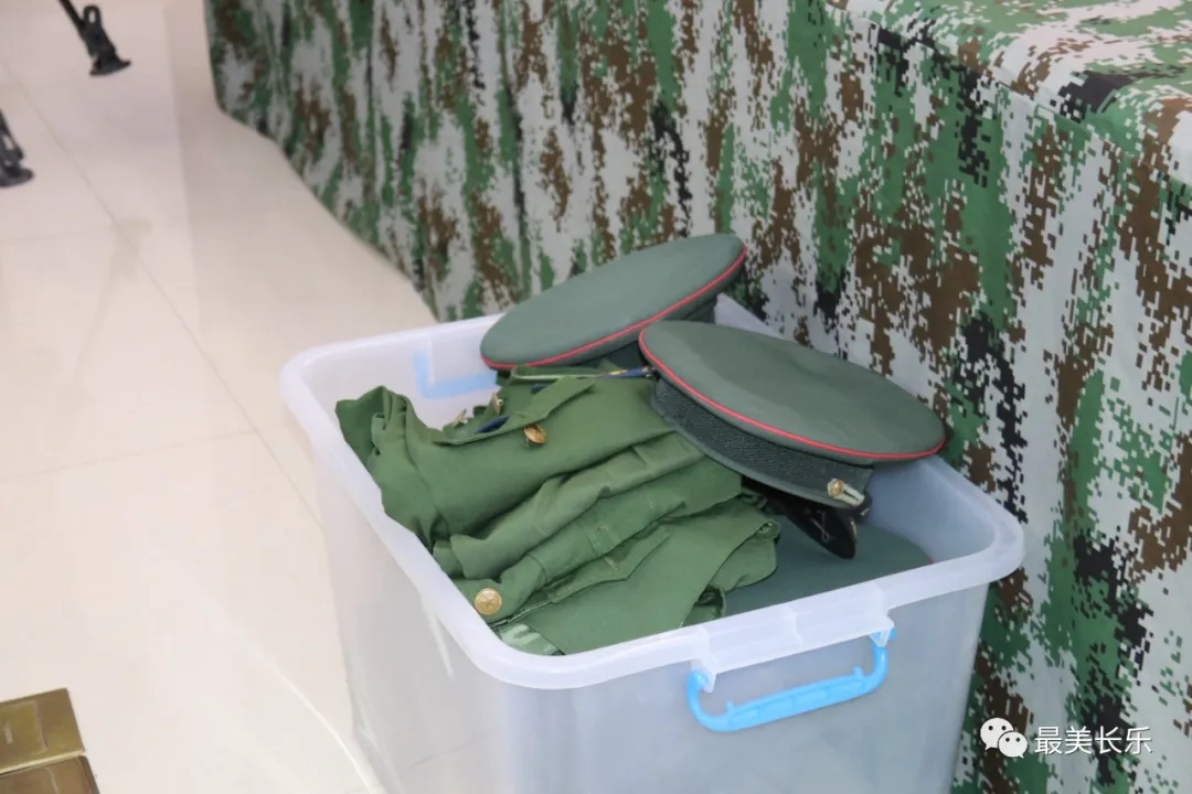 軍地聯(lián)合“亮劍” 打擊非法制售軍服行為