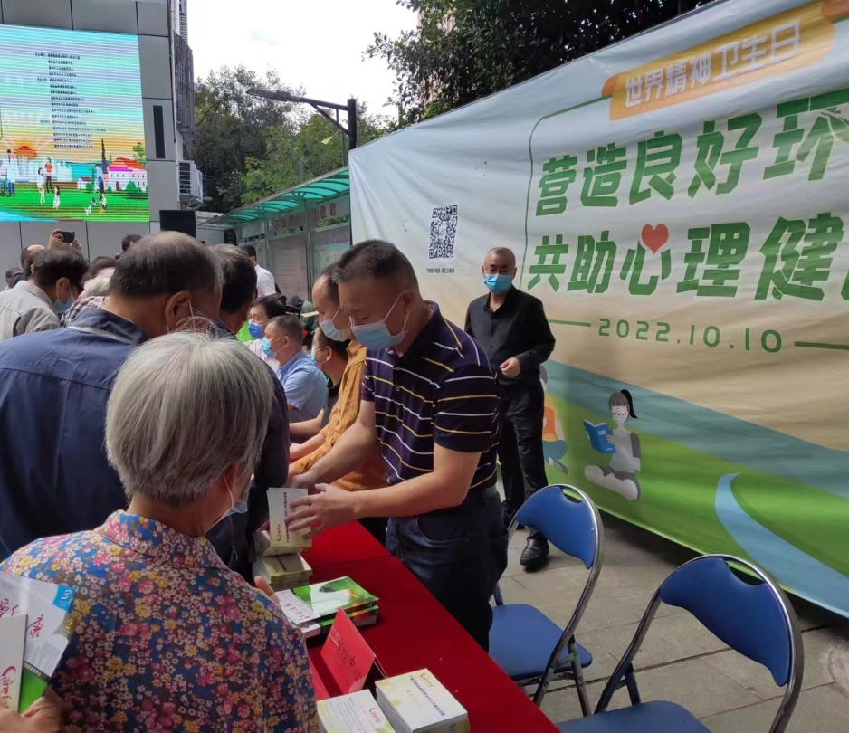 忠實(shí)履職，盡顯擔(dān)當(dāng)！他始終堅(jiān)守在防控“疫”線！