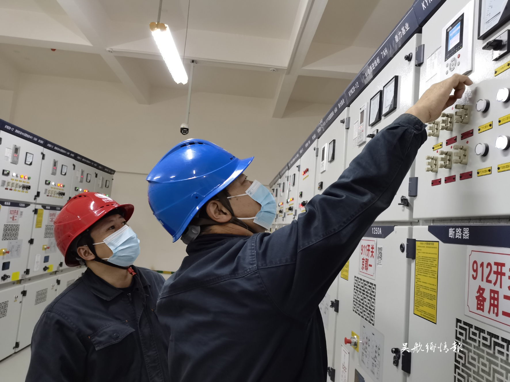 區(qū)供電公司：高效服務(wù)項目建設(shè) 客戶送錦旗致謝