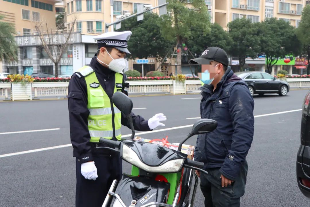 新春走基層丨護航春運，長樂交警火力全開！