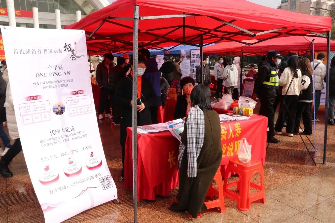 60多家企業(yè)！6000余個(gè)崗位！今天這場(chǎng)招聘會(huì)“供需兩旺”！