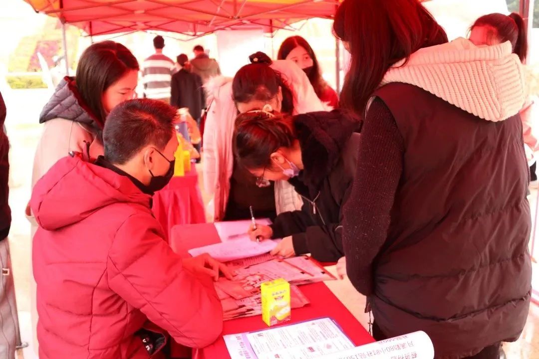 60多家企業(yè)！6000余個(gè)崗位！今天這場(chǎng)招聘會(huì)“供需兩旺”！