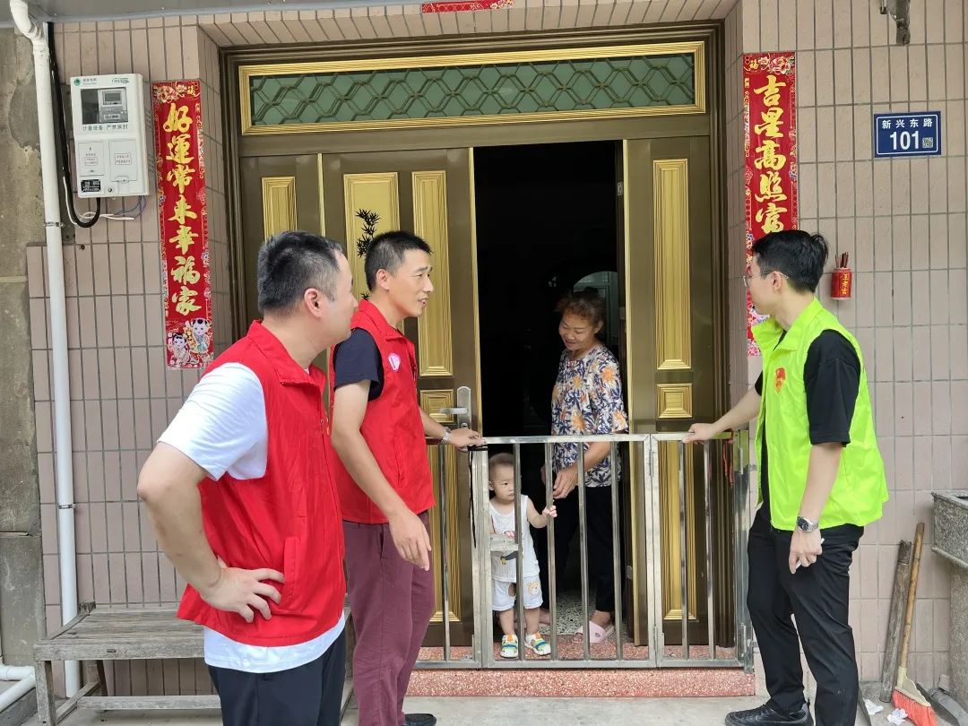 “提靚”家園環(huán)境！這個鄉(xiāng)鎮(zhèn)有一套……