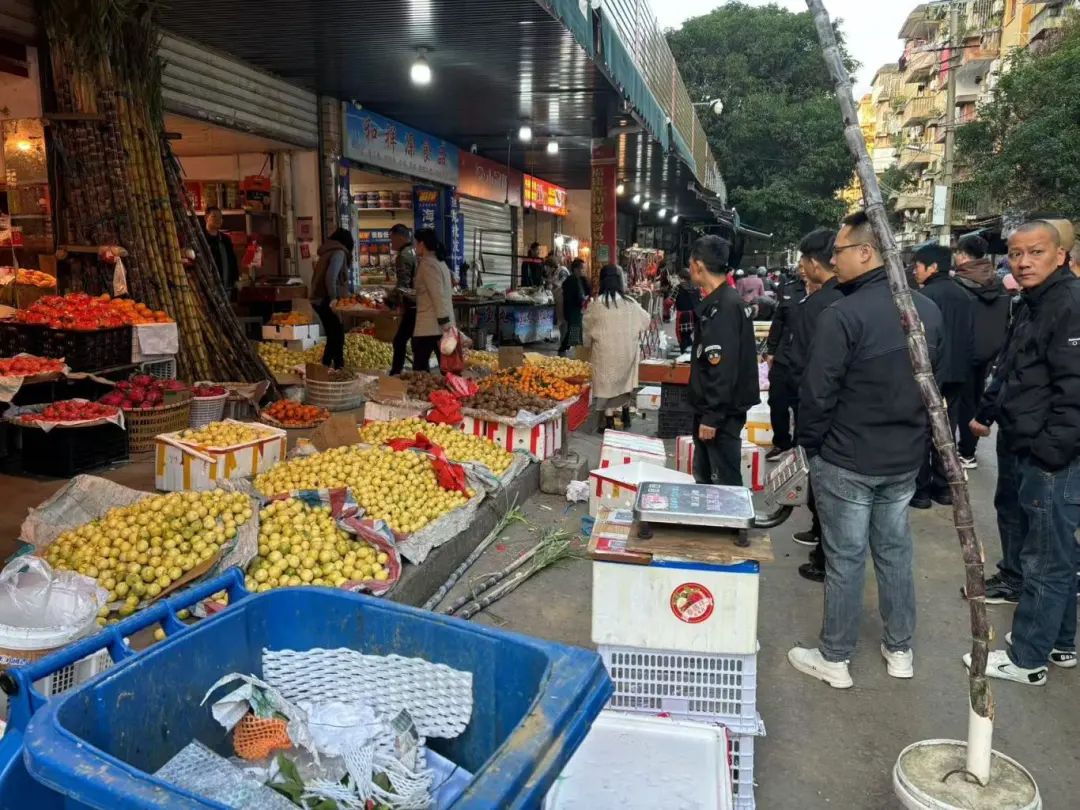 安裝、整治！長(zhǎng)樂(lè)這條路告別“馬路市場(chǎng)”！