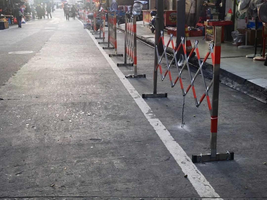 安裝、整治！長(zhǎng)樂(lè)這條路告別“馬路市場(chǎng)”！