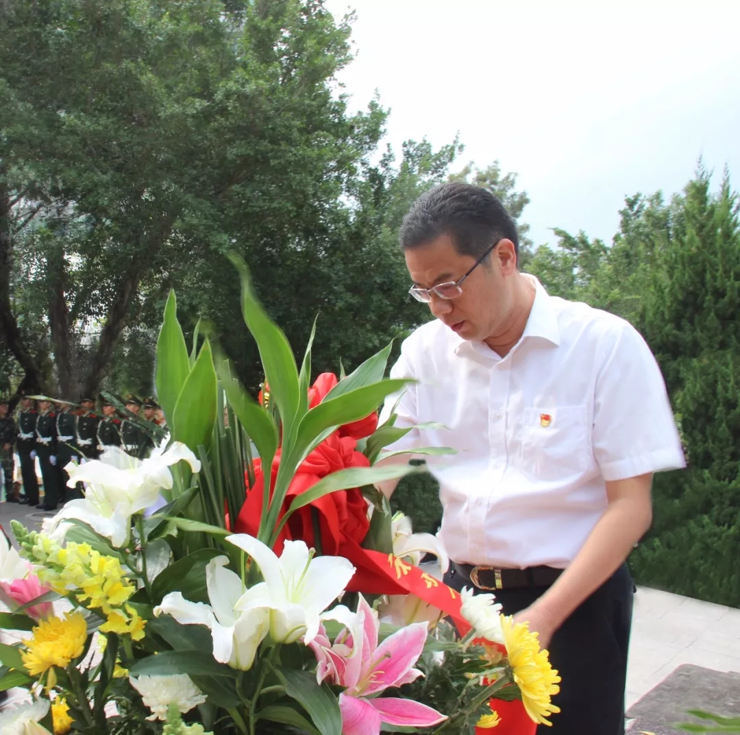 國(guó)慶前夕，區(qū)領(lǐng)導(dǎo)來到這里做了這件事……