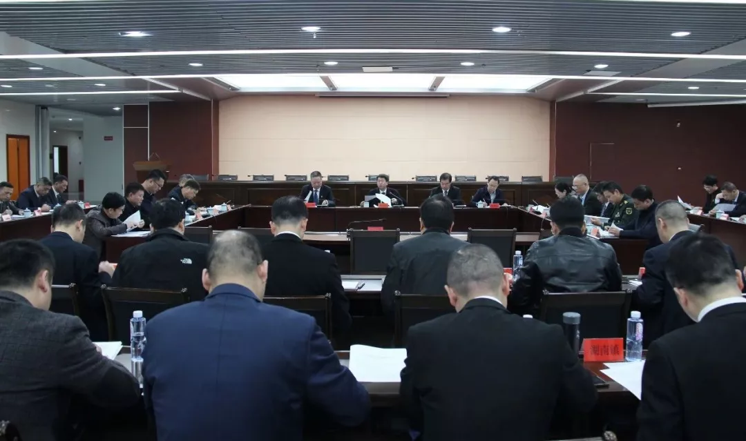 區(qū)委常委會(huì)會(huì)議召開(kāi)