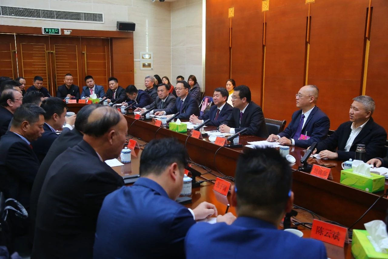 我區(qū)召開政協(xié)港澳委員、海外列席代表座談會