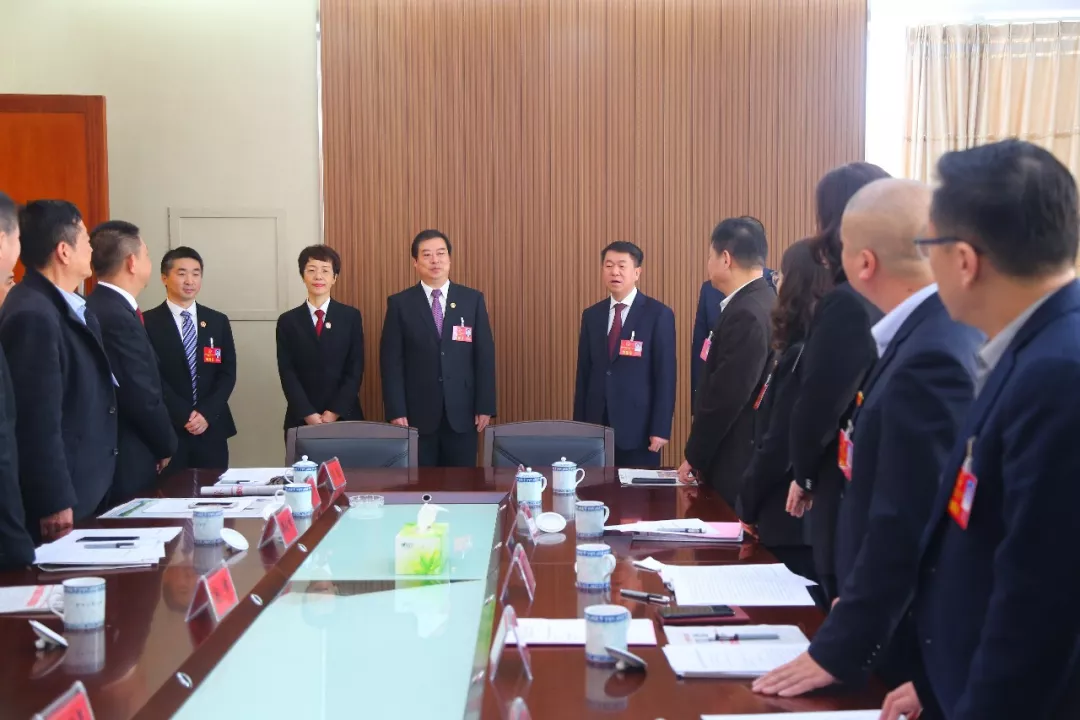 區(qū)領(lǐng)導(dǎo)看望人大代表：共同議大事、謀良策、聚共識