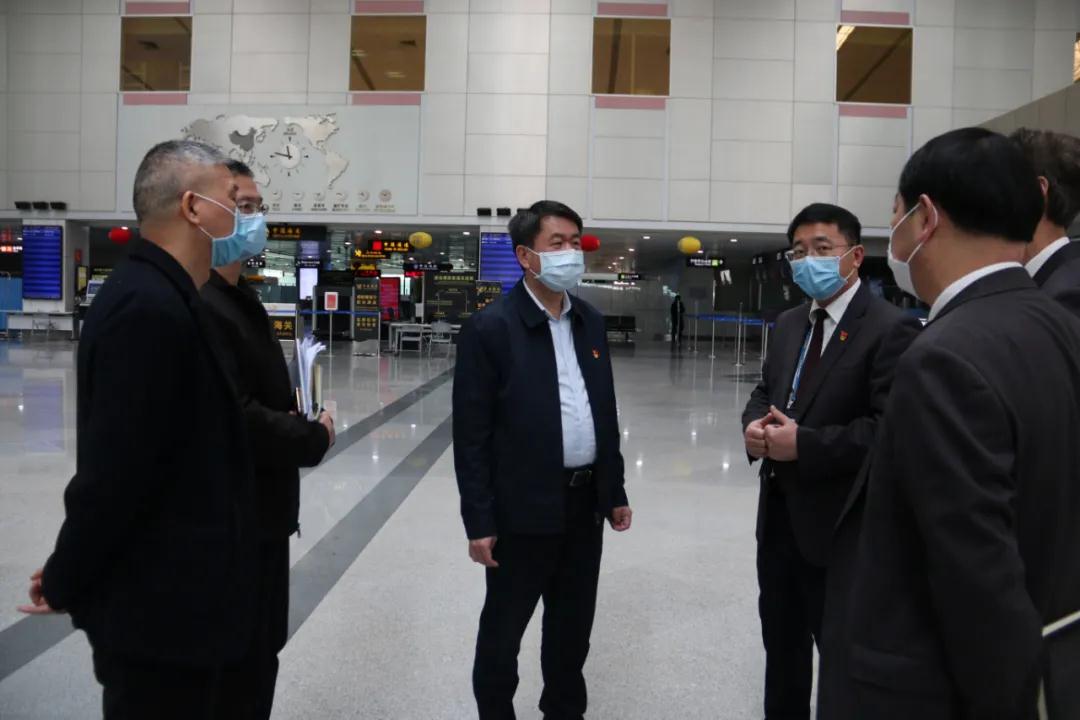 我區(qū)召開新冠肺炎防控工作應急指揮部工作會議