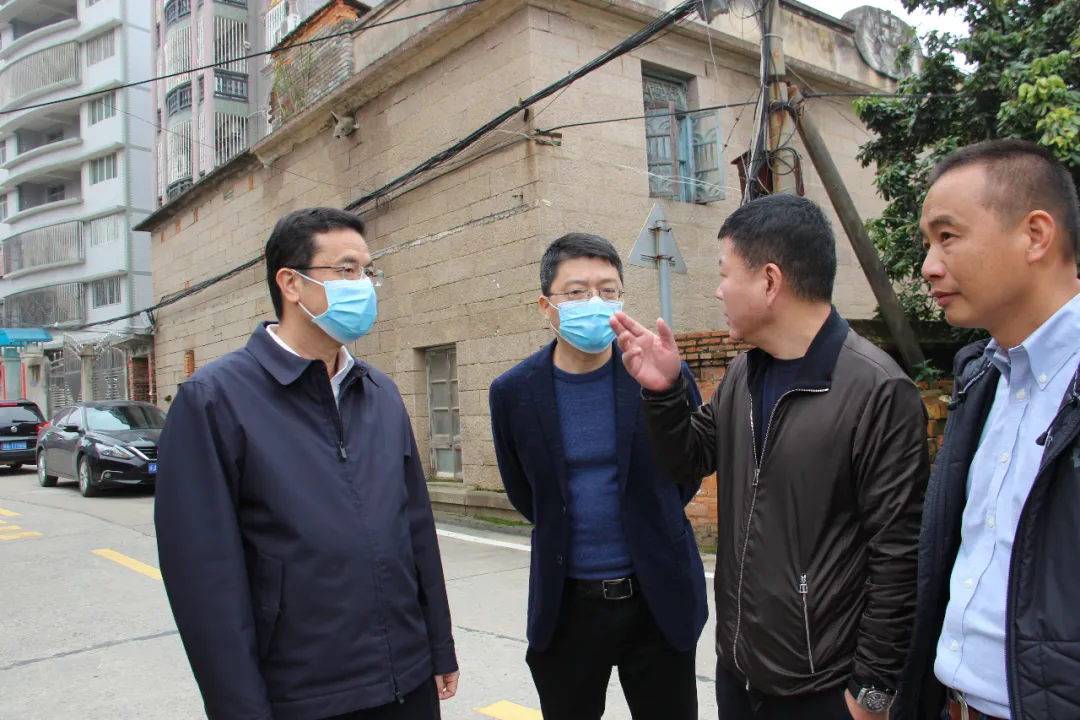 區(qū)領(lǐng)導檢查推動房屋結(jié)構(gòu)安全隱患排查整治工作