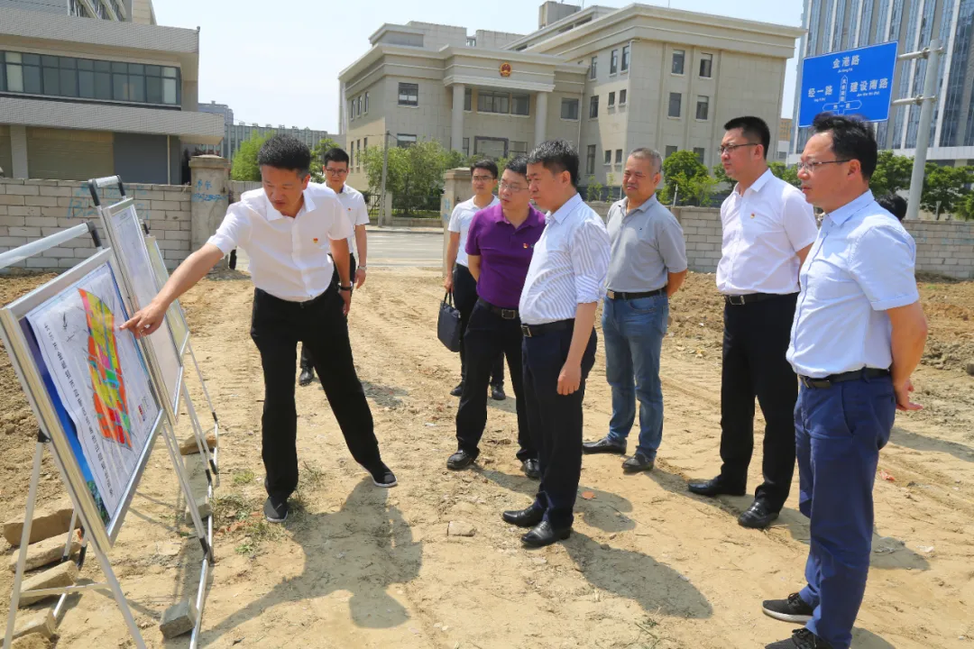 何杰民走訪調(diào)研金峰鎮(zhèn)“雙百雙千”增產(chǎn)增效、 “抓項目促跨越”工作
