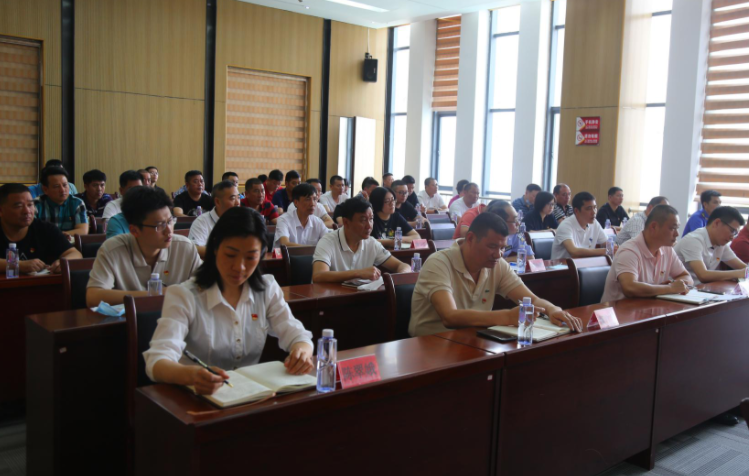 何杰民走訪調(diào)研金峰鎮(zhèn)“雙百雙千”增產(chǎn)增效、 “抓項目促跨越”工作