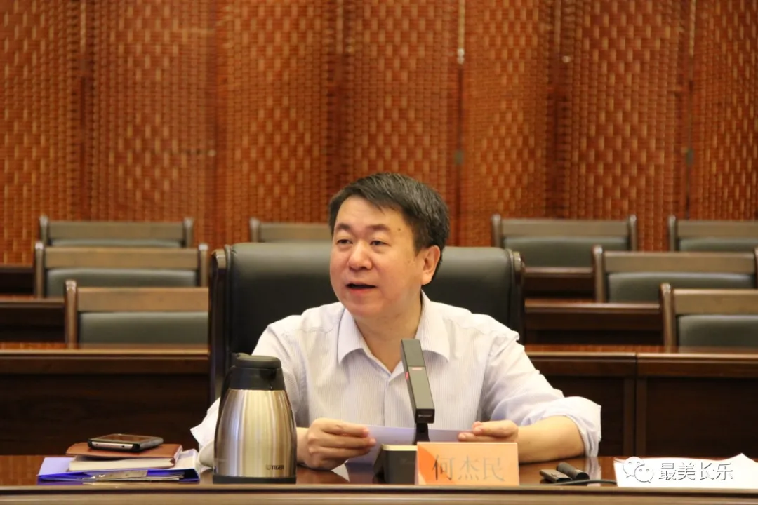 我區(qū)召開“十四五”規(guī)劃編制征求意見暨重點(diǎn)企業(yè)“雙百雙千”增產(chǎn)增效行動(dòng)座談會(huì)