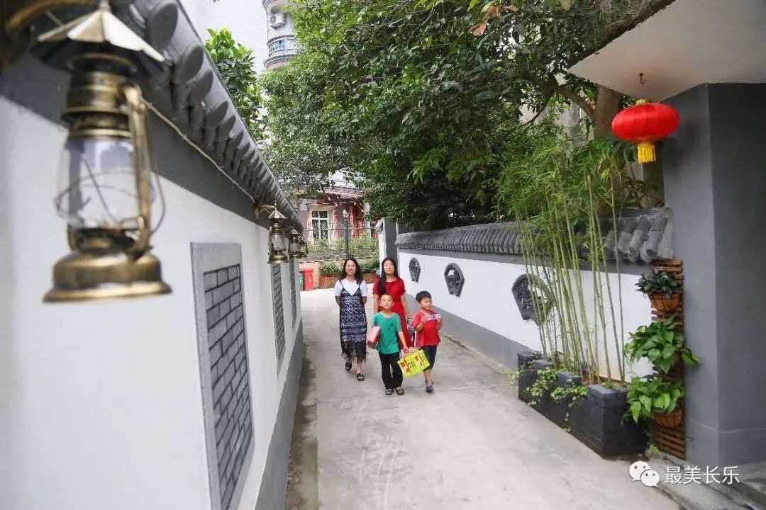 全國農業(yè)農村法治工作會議與會人員來航觀摩