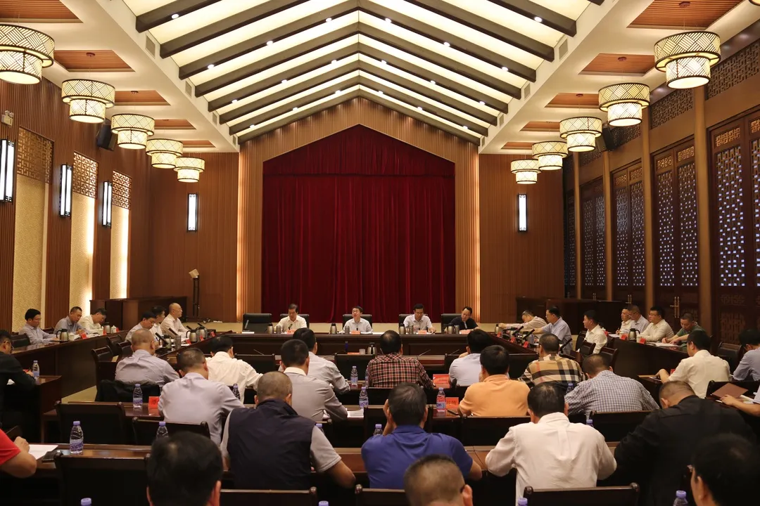 區(qū)委常委會(huì)會(huì)議召開(kāi)