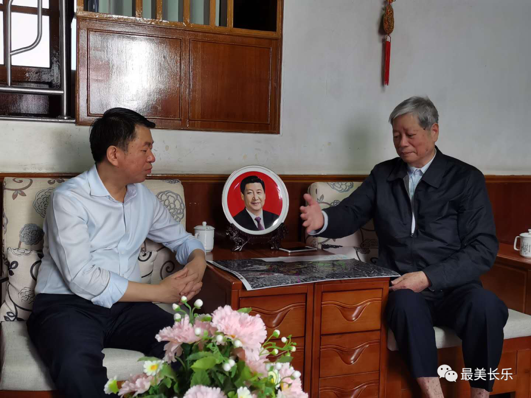情暖重陽！何杰民走訪慰問離退休老干部