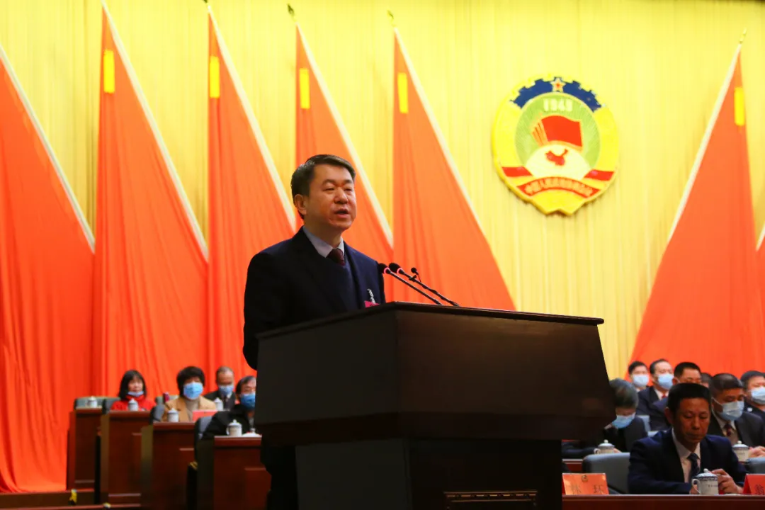 昨天上午，長樂區(qū)政協(xié)十二屆五次會議勝利閉幕！