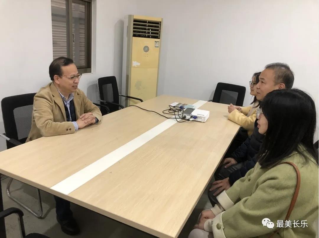 我區(qū)開(kāi)展留航過(guò)年人才走訪慰問(wèn)活動(dòng)