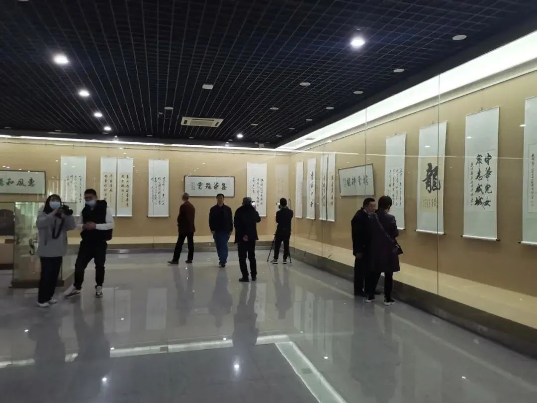 陳榮華書法作品展揭幕儀式在區(qū)博物館舉行