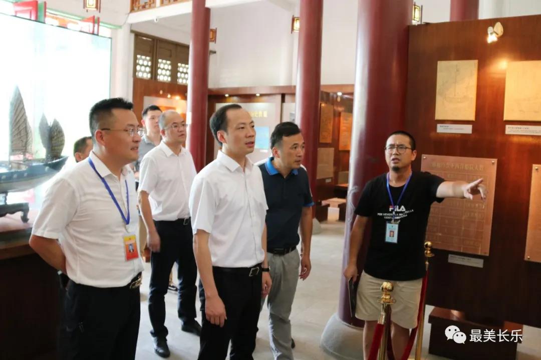 區(qū)領導帶隊檢查世遺大會參觀點及通道整治工作