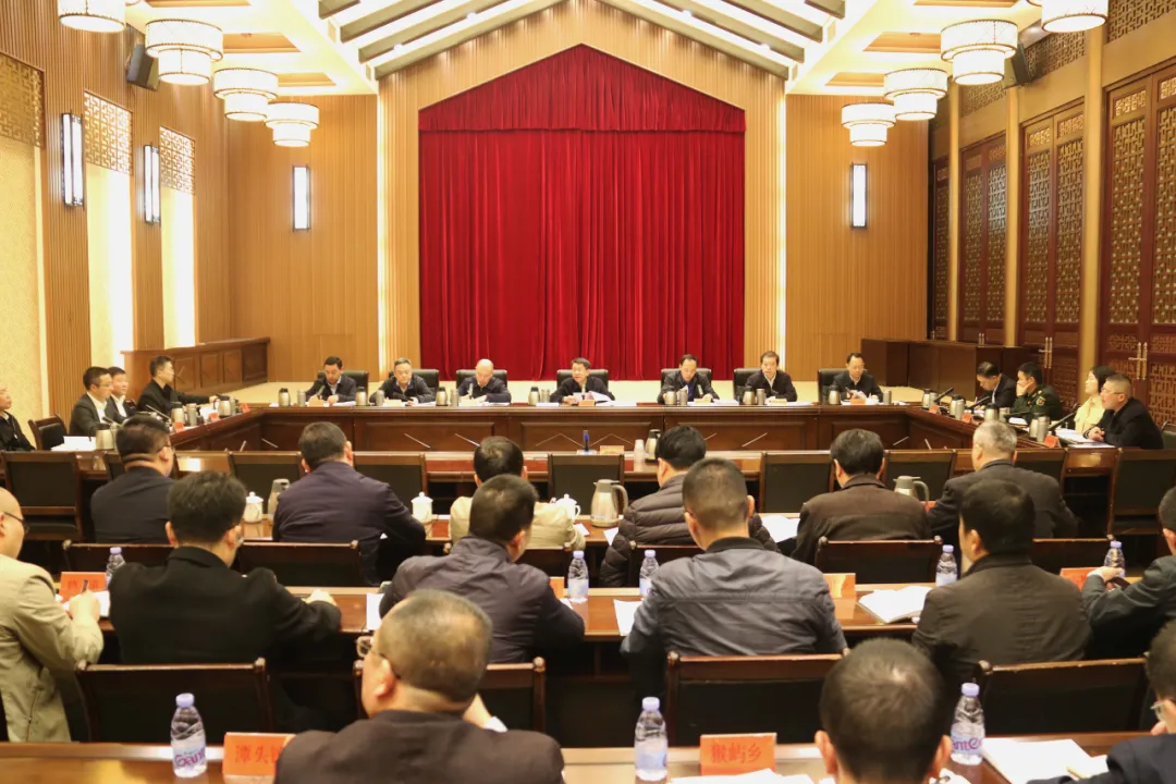 區(qū)委常委會(huì)召開會(huì)議 傳達(dá)學(xué)習(xí)貫徹習(xí)近平總書記重要講話賀信致辭精神