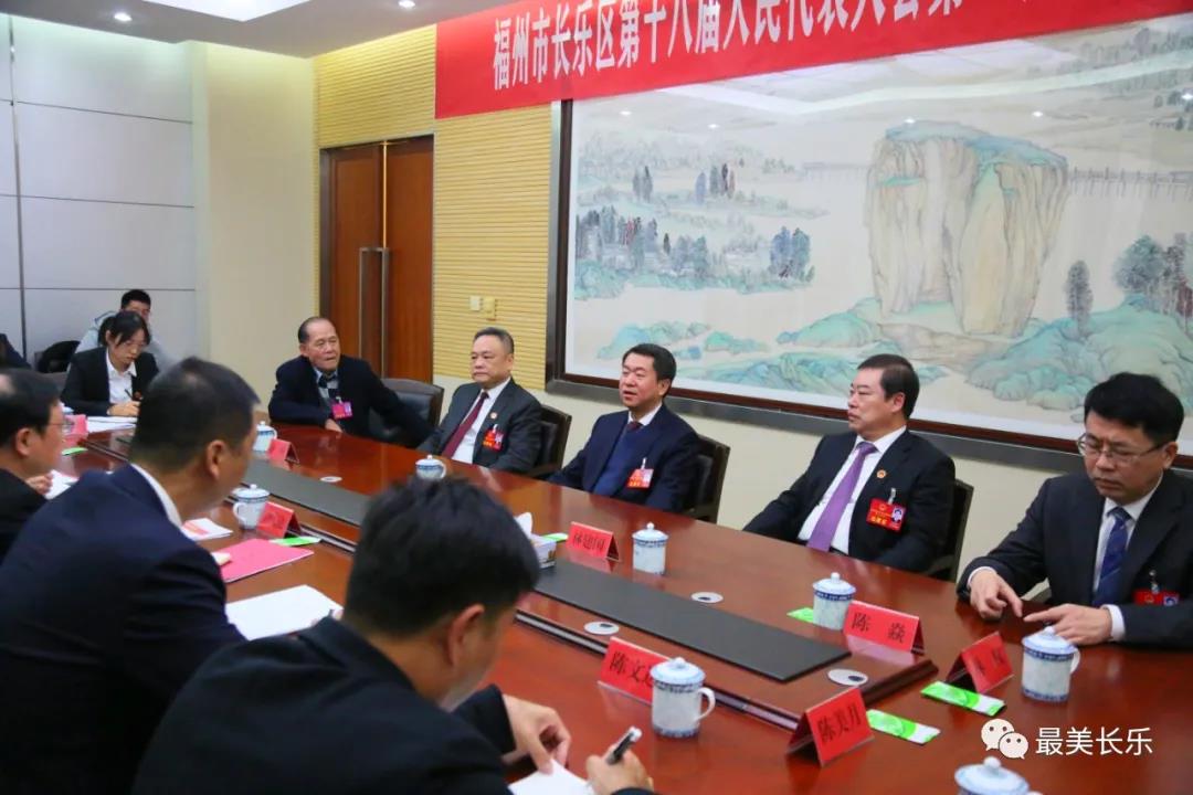 區(qū)領導參加文武砂街道代表團審議并看望政協(xié)委員