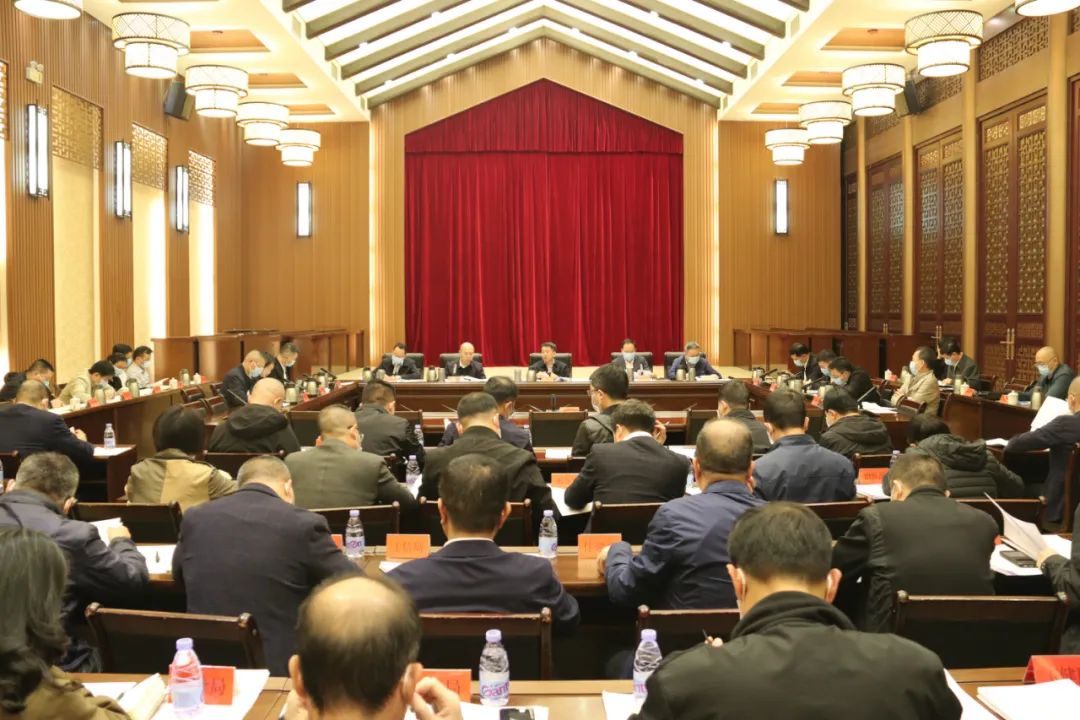 區(qū)委常委會(huì)召開會(huì)議 傳達(dá)學(xué)習(xí)貫徹習(xí)近平總書記重要講話重要文章精神