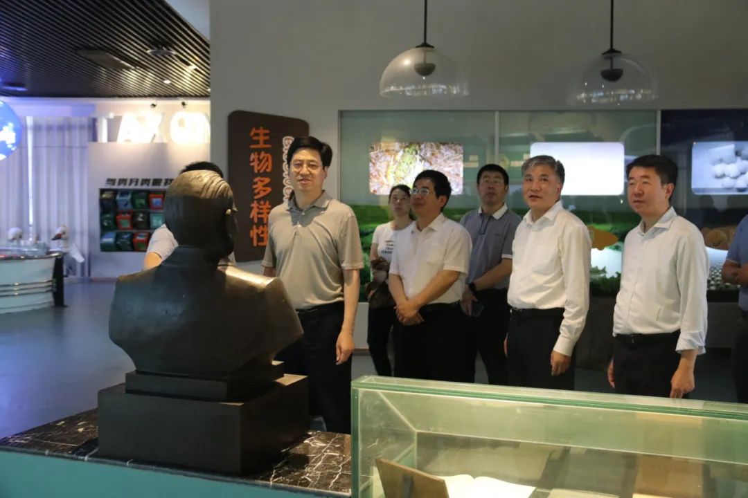 國(guó)家林業(yè)和草原局領(lǐng)導(dǎo)來(lái)航考察
