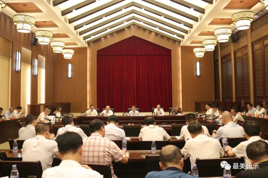 區(qū)委常委會召開會議 傳達學(xué)習(xí)貫徹習(xí)近平總書記重要講話重要回信重要文章精神