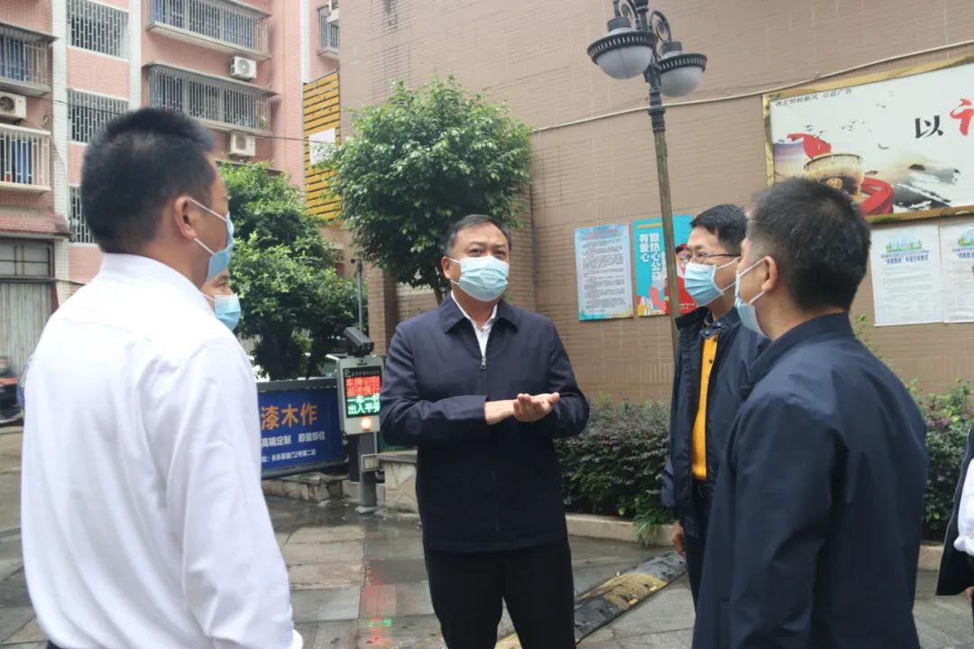 張帆帶隊(duì)檢查疫情防控工作