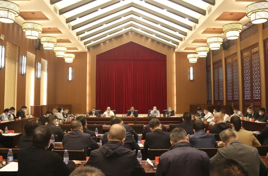 區(qū)委常委會(huì)召開會(huì)議 傳達(dá)學(xué)習(xí)貫徹習(xí)近平總書記重要講話重要文章精神