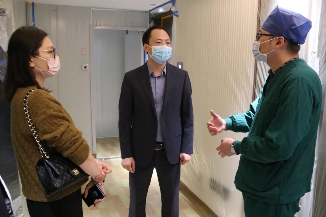 區(qū)領導調研督導疫情防控及“數字戰(zhàn)疫”工作