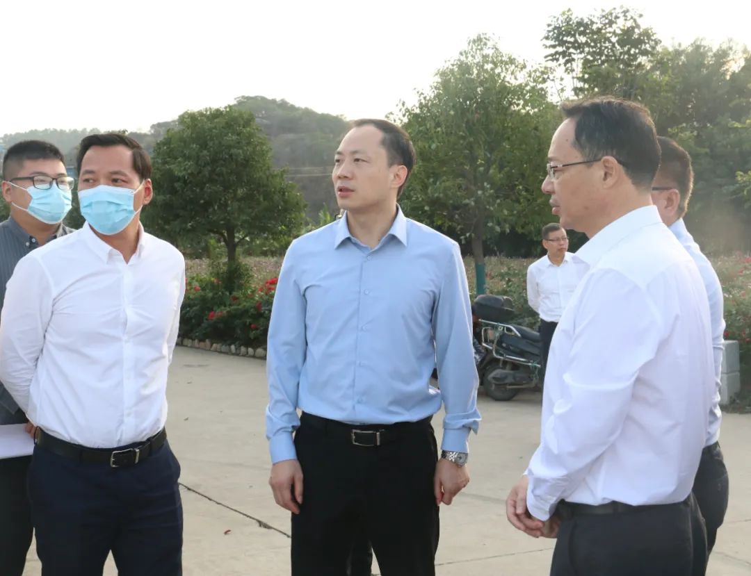 區(qū)領(lǐng)導(dǎo)赴金峰、潭頭宣講黨的二十大精神、征求《政府工作報(bào)告》意見(jiàn)并調(diào)研