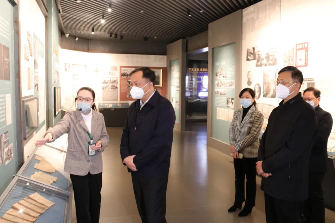 張帆赴商務印書館福州分館調研