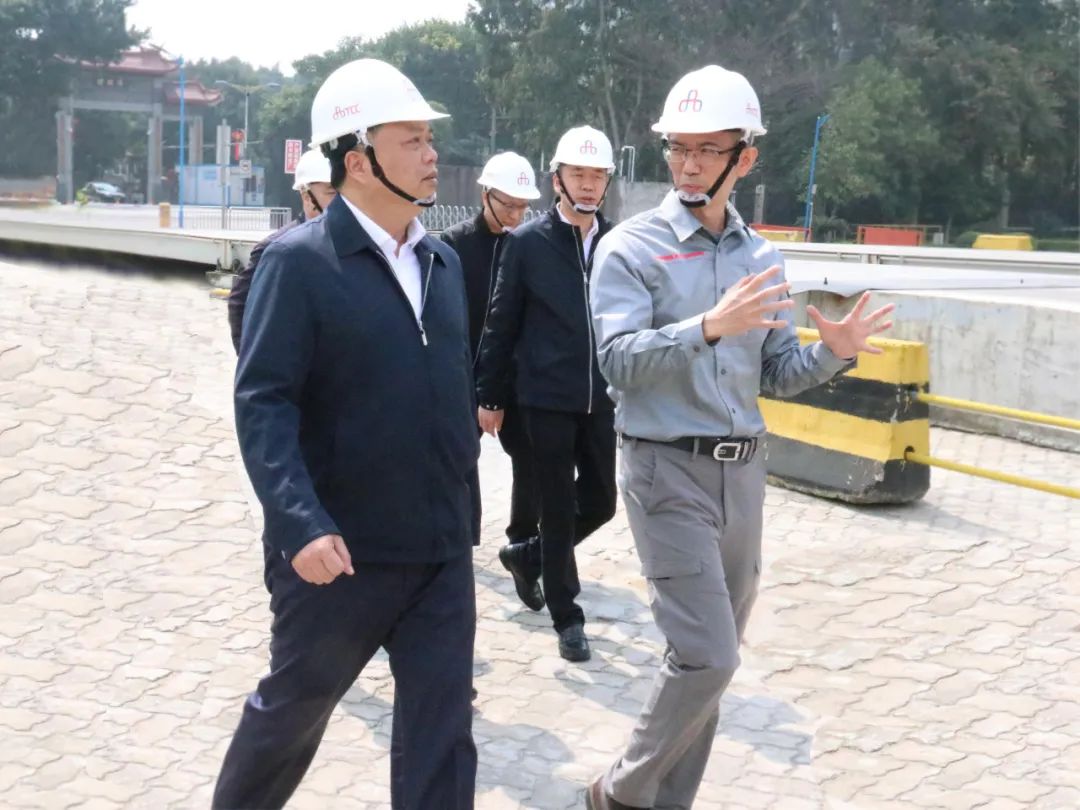 張帆調(diào)研走訪服務(wù)企業(yè)